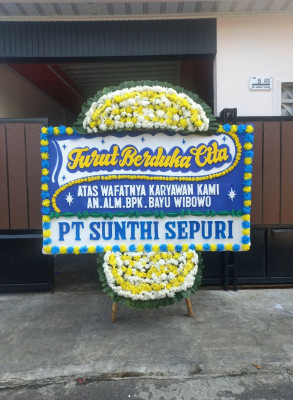 Papan Bunga Duka di Pulau Derawan