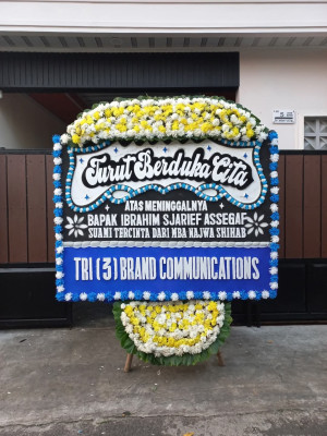 Papan Bunga Duka di Pulau Derawan